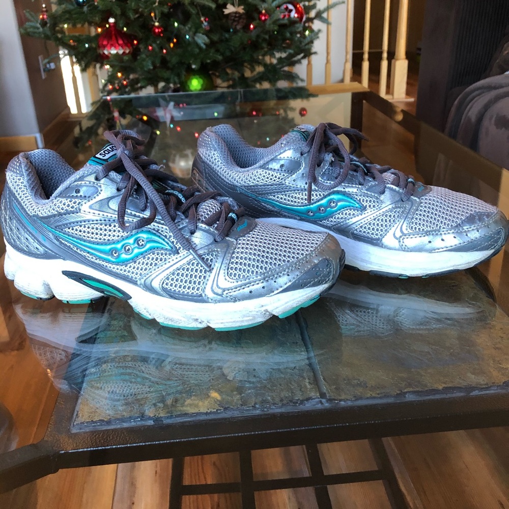 Saucony Cohesion 5 athletic shoes